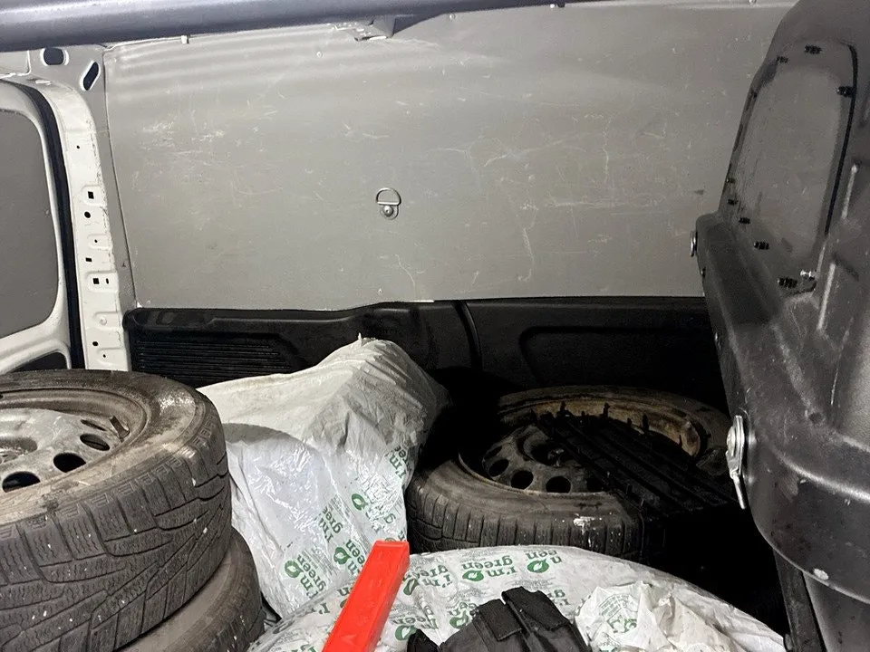 Vehicle image 18