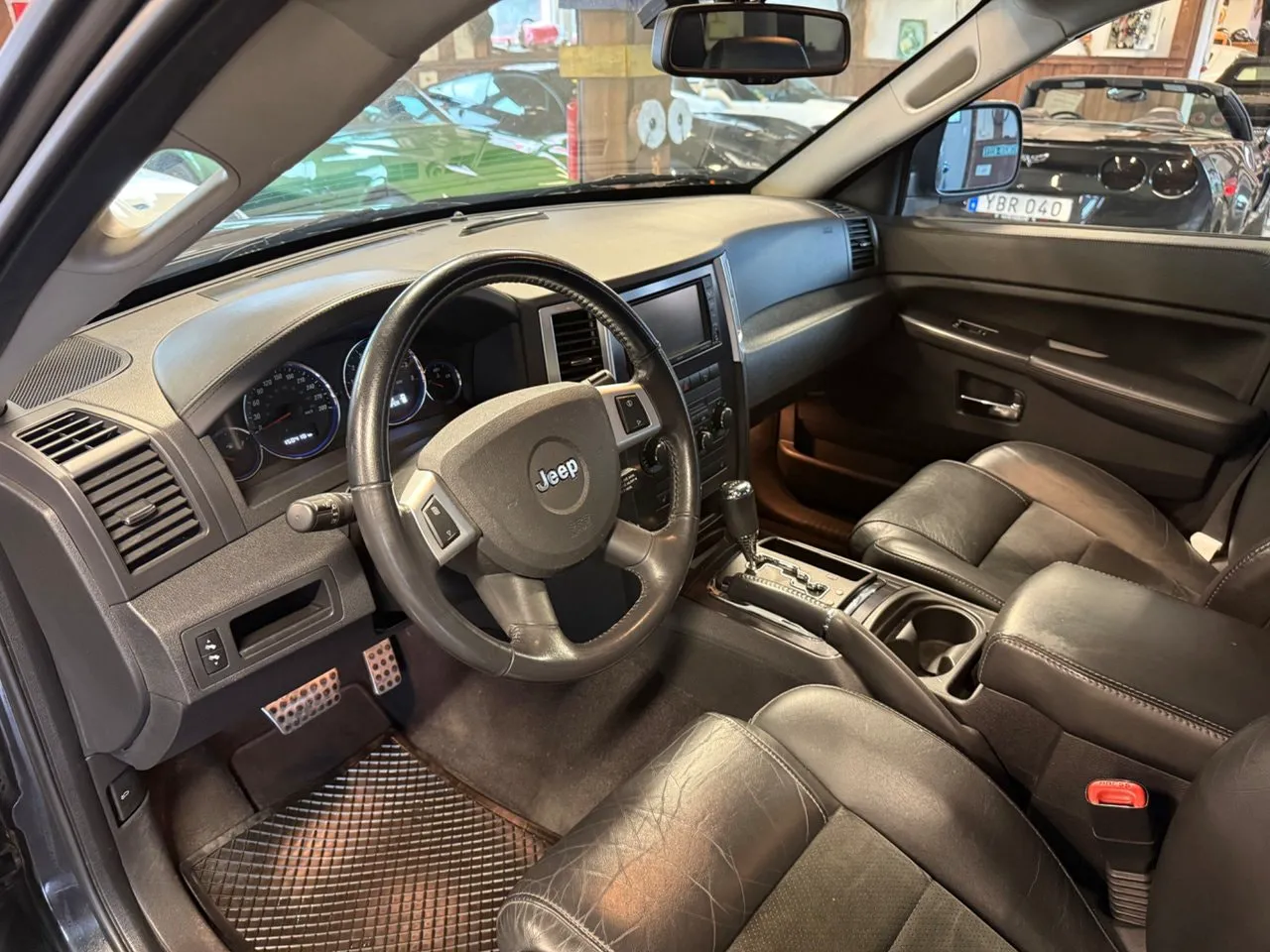 Vehicle image 17