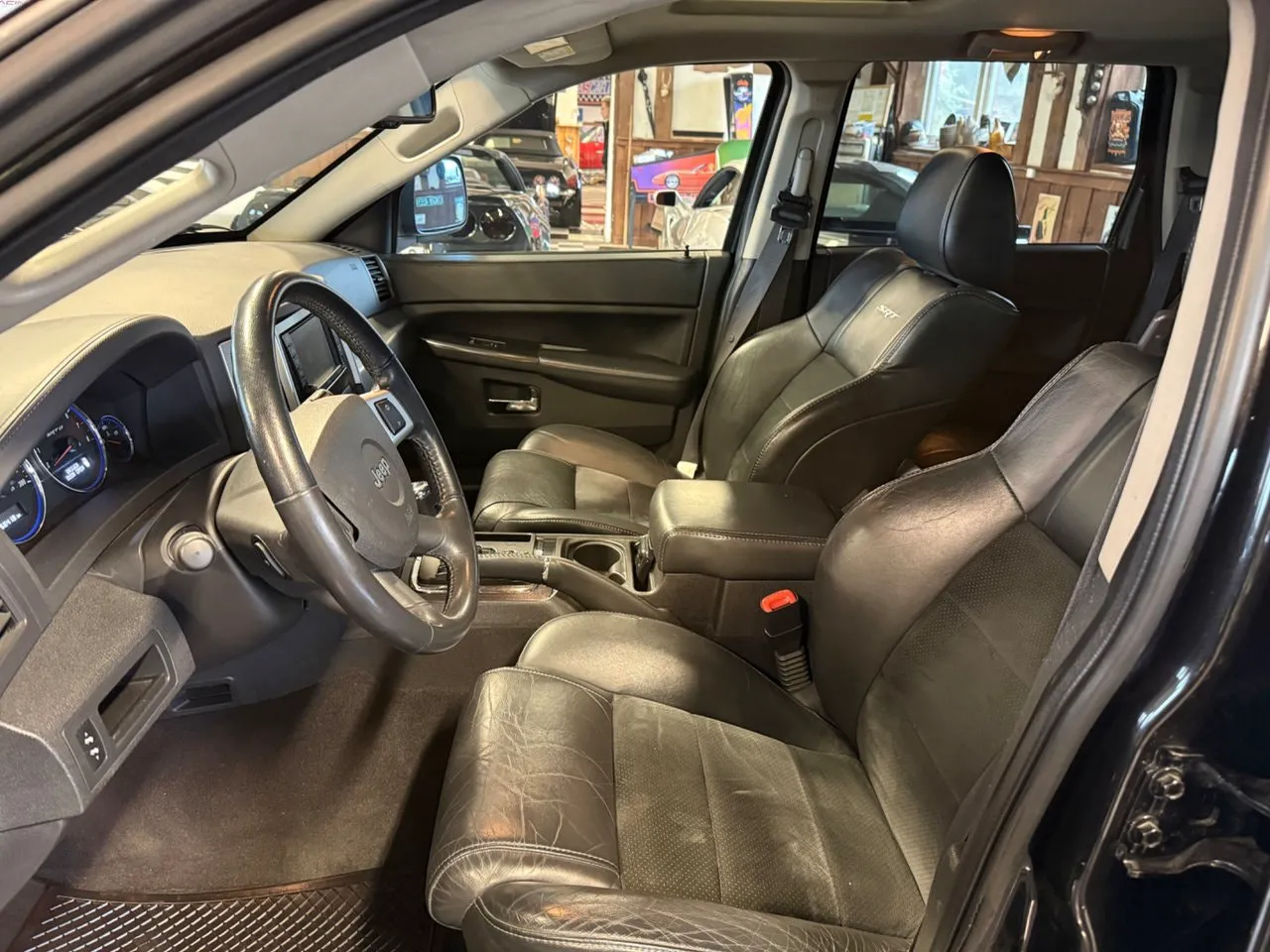Vehicle image 16