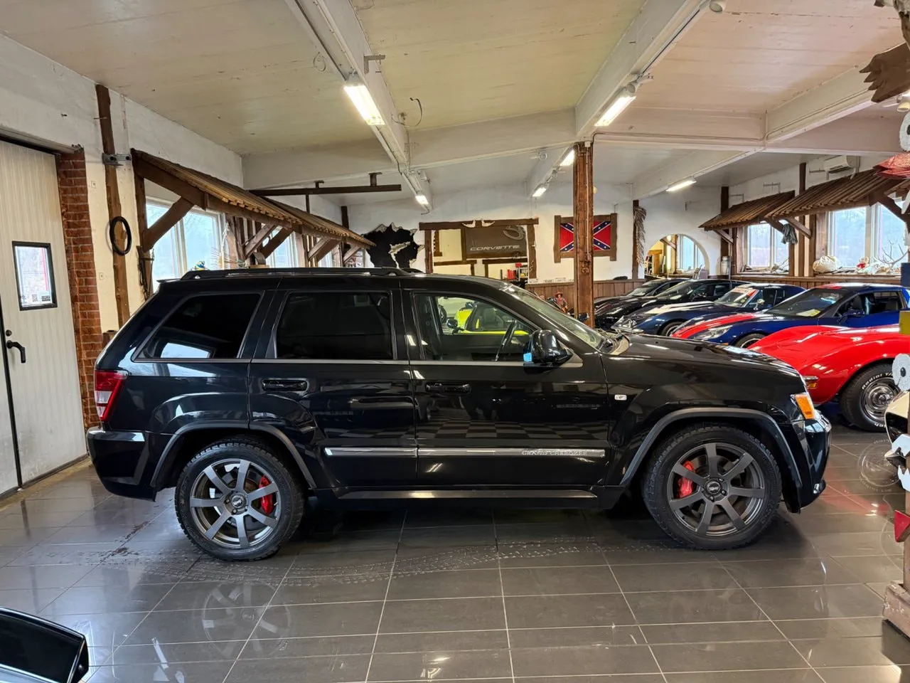 Vehicle image 13