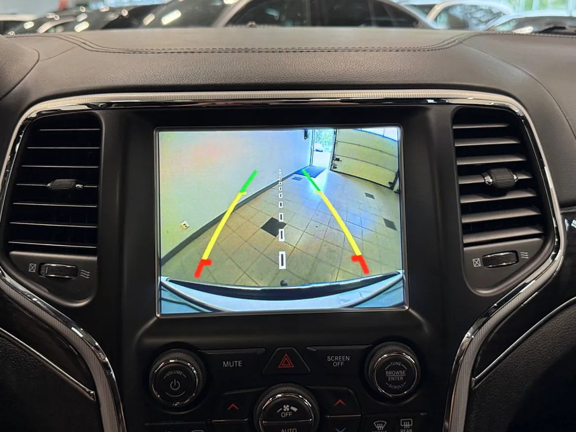 Vehicle image 18
