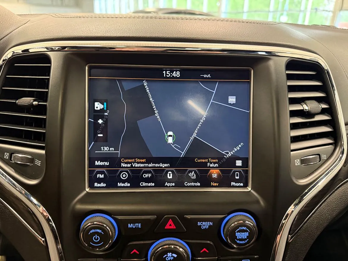 Vehicle image 17