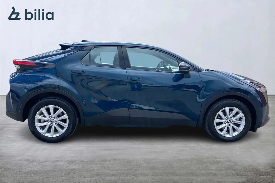 Vehicle image 16