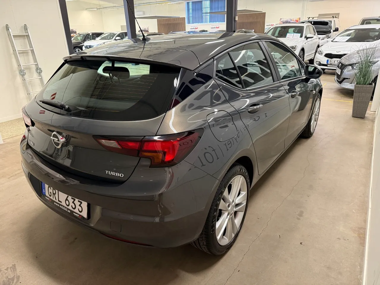 Vehicle image 3