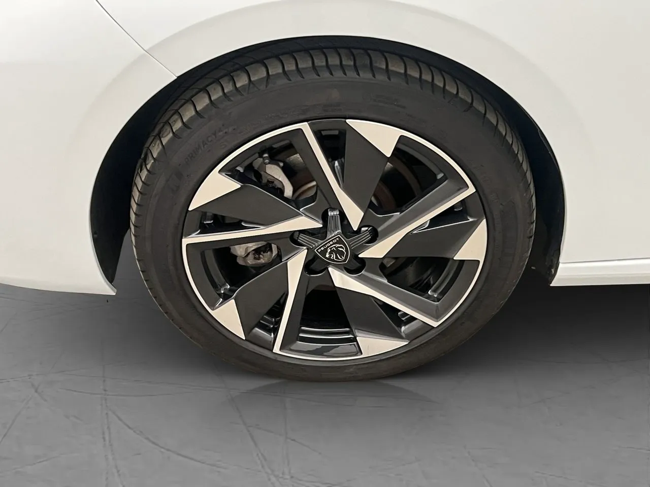 Vehicle image 21