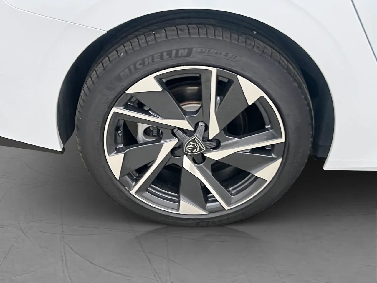 Vehicle image 22