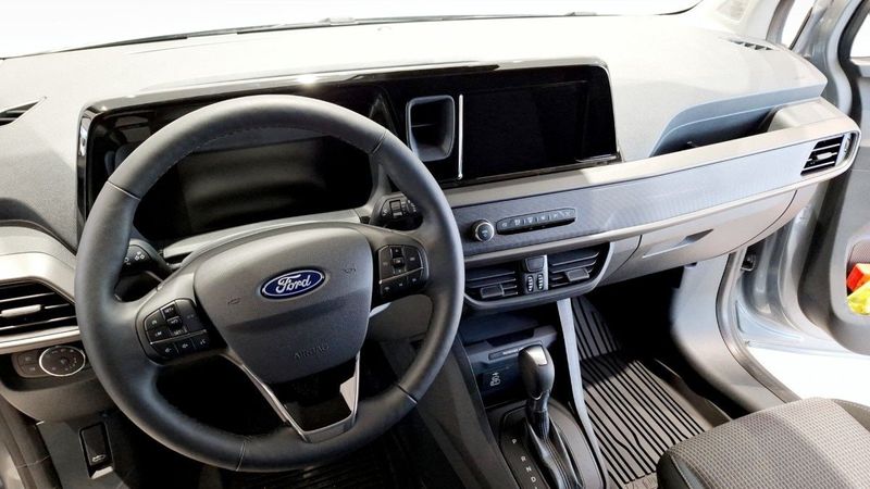 Ford Transit Courier bild 4
