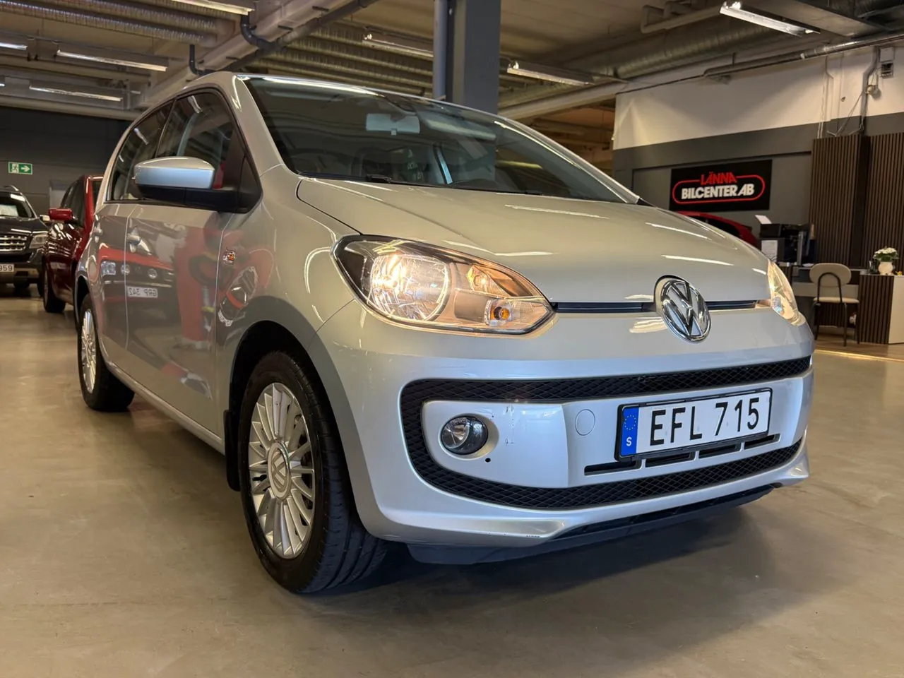 Vehicle image 4