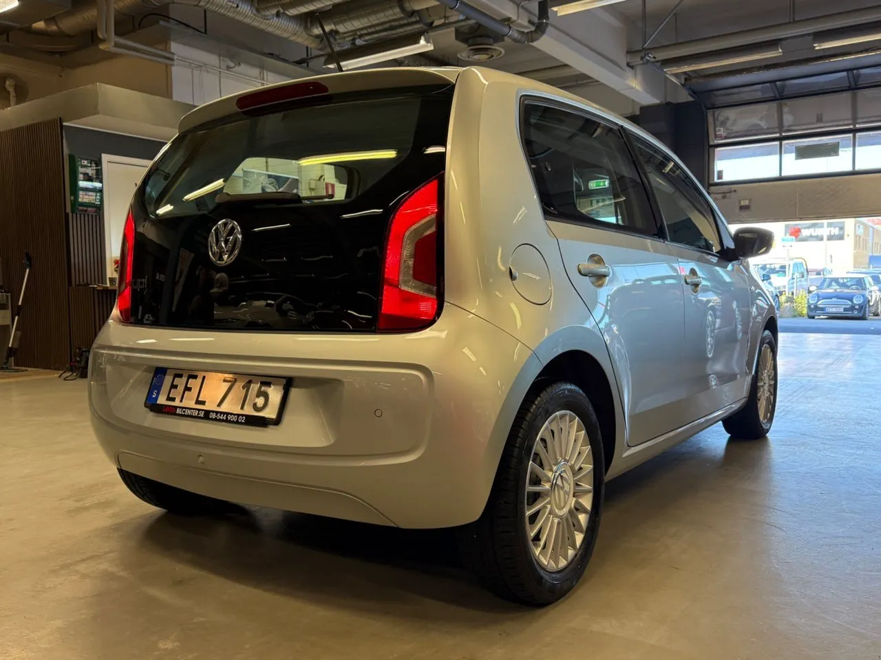 Vehicle image 8