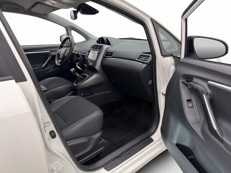 Toyota Verso bild 17