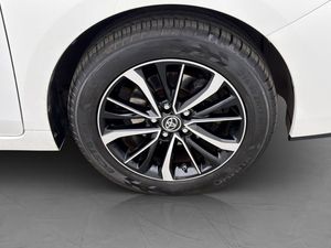 Toyota Verso bild 24