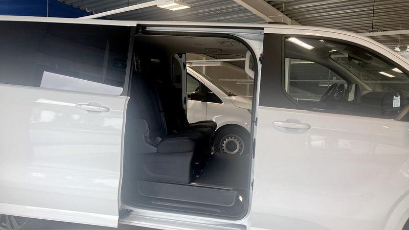 Ford Tourneo Custom bild 4
