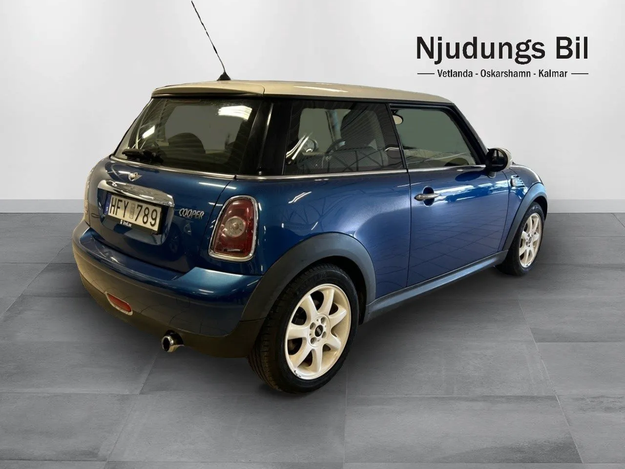 Vehicle image 2