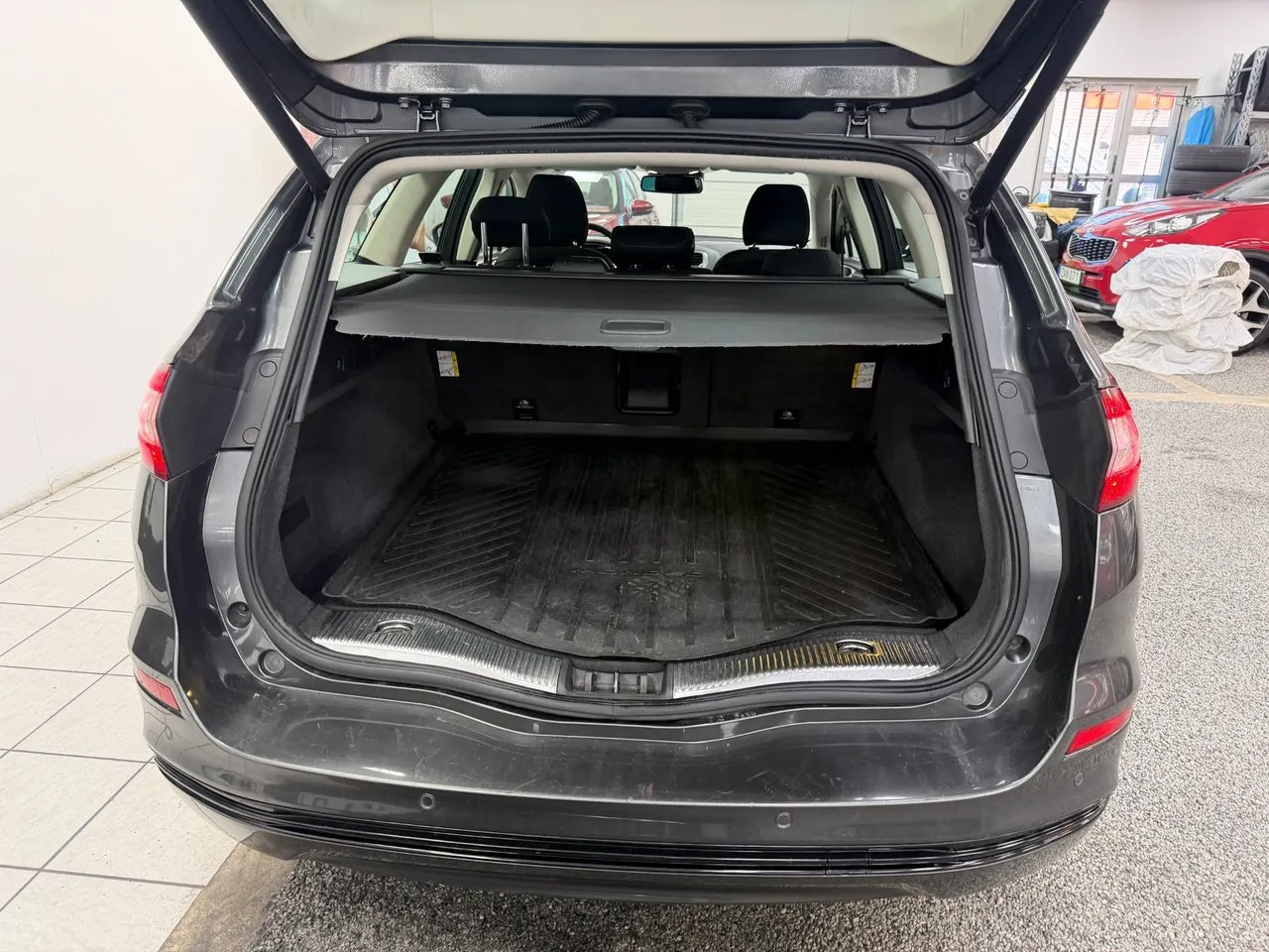 Vehicle image 17