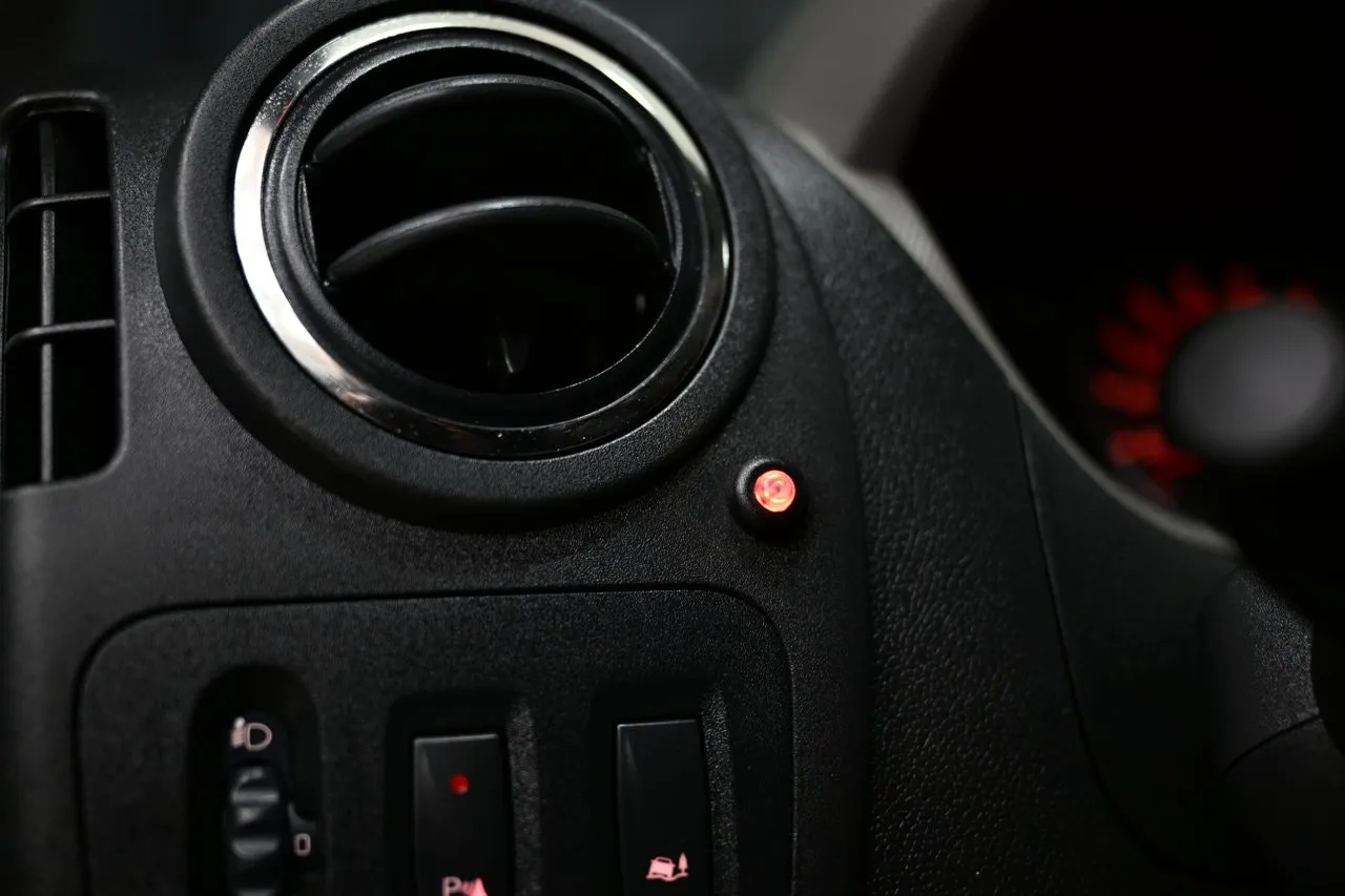 Vehicle image 21