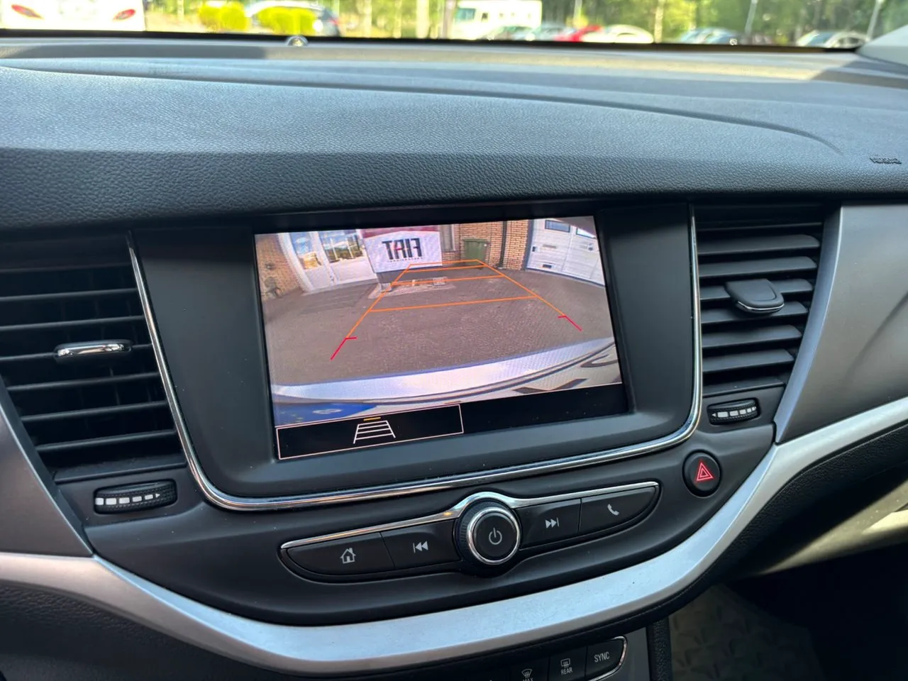 Vehicle image 16