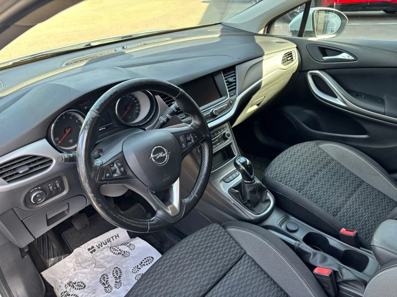 Vehicle image 8