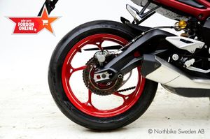 Triumph Street Triple bild 5