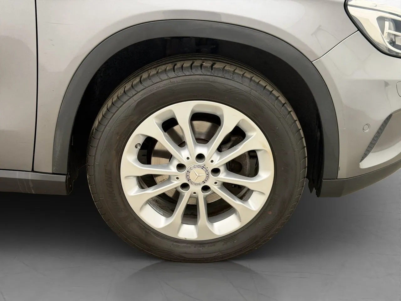 Vehicle image 30