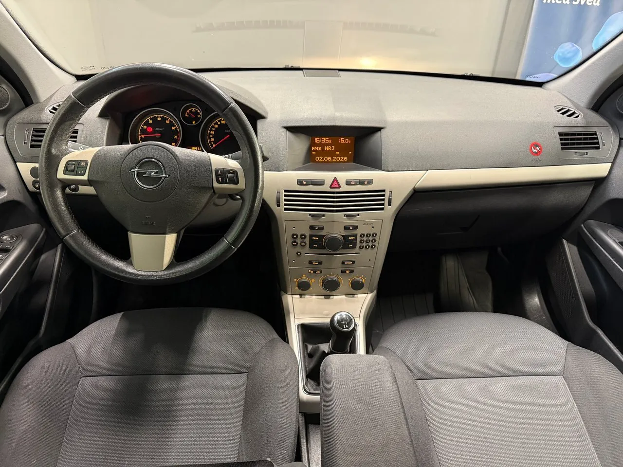 Vehicle image 12