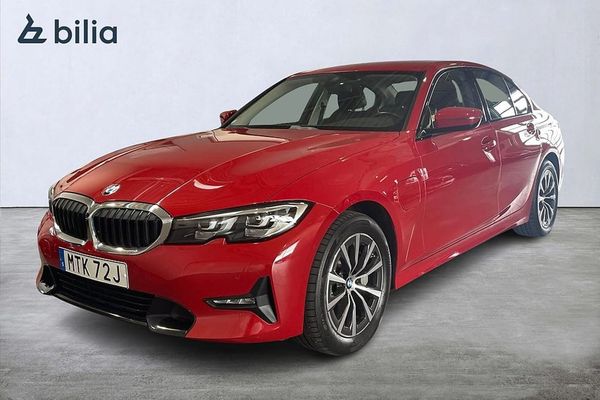 BMW 330 e Sedan Modell Sport Line | PDC | Värmare - 2021