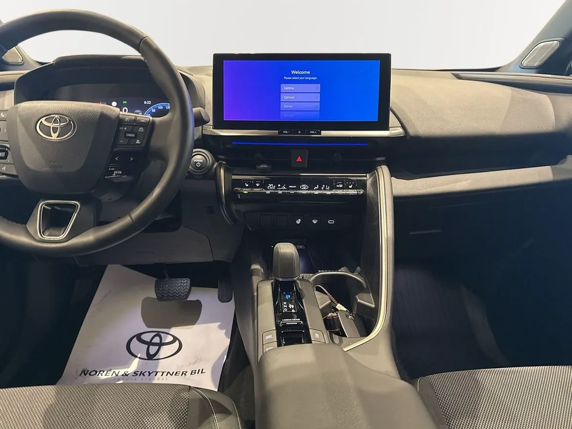 Vehicle image 8