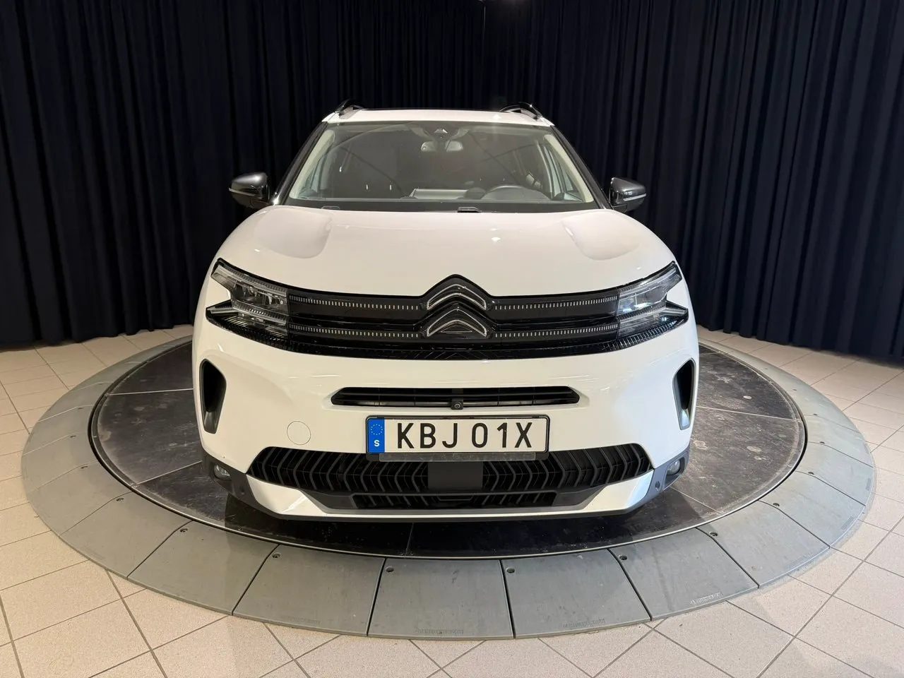 Vehicle image 1