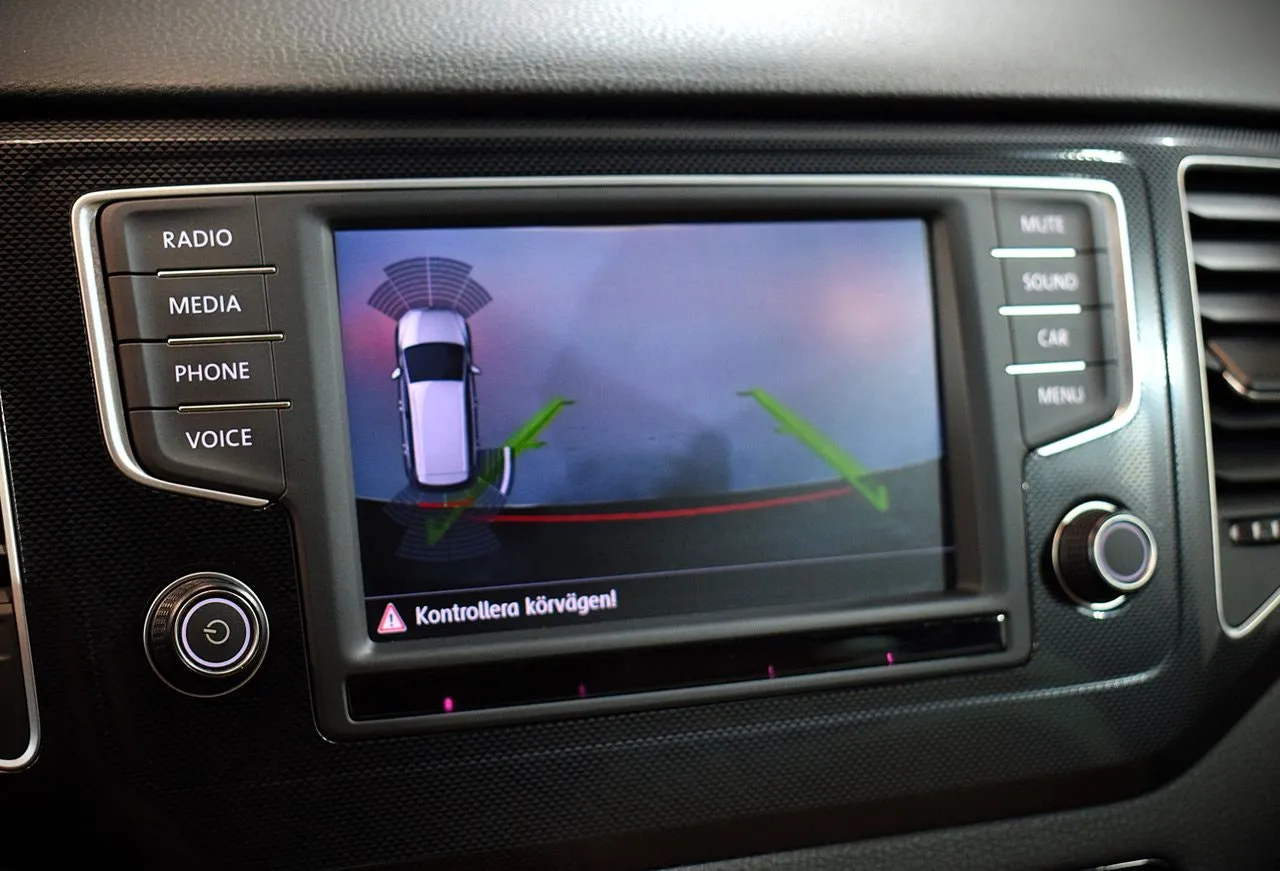 Vehicle image 16