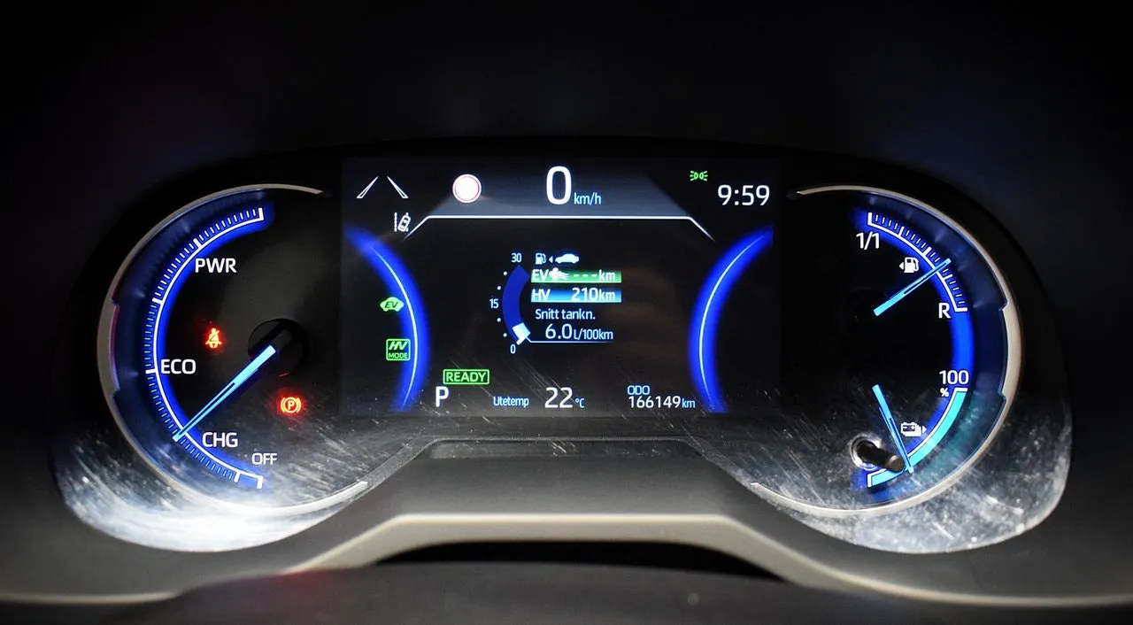 Vehicle image 13