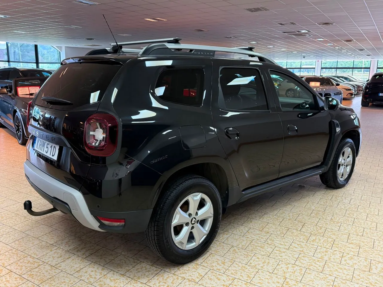 Vehicle image 6