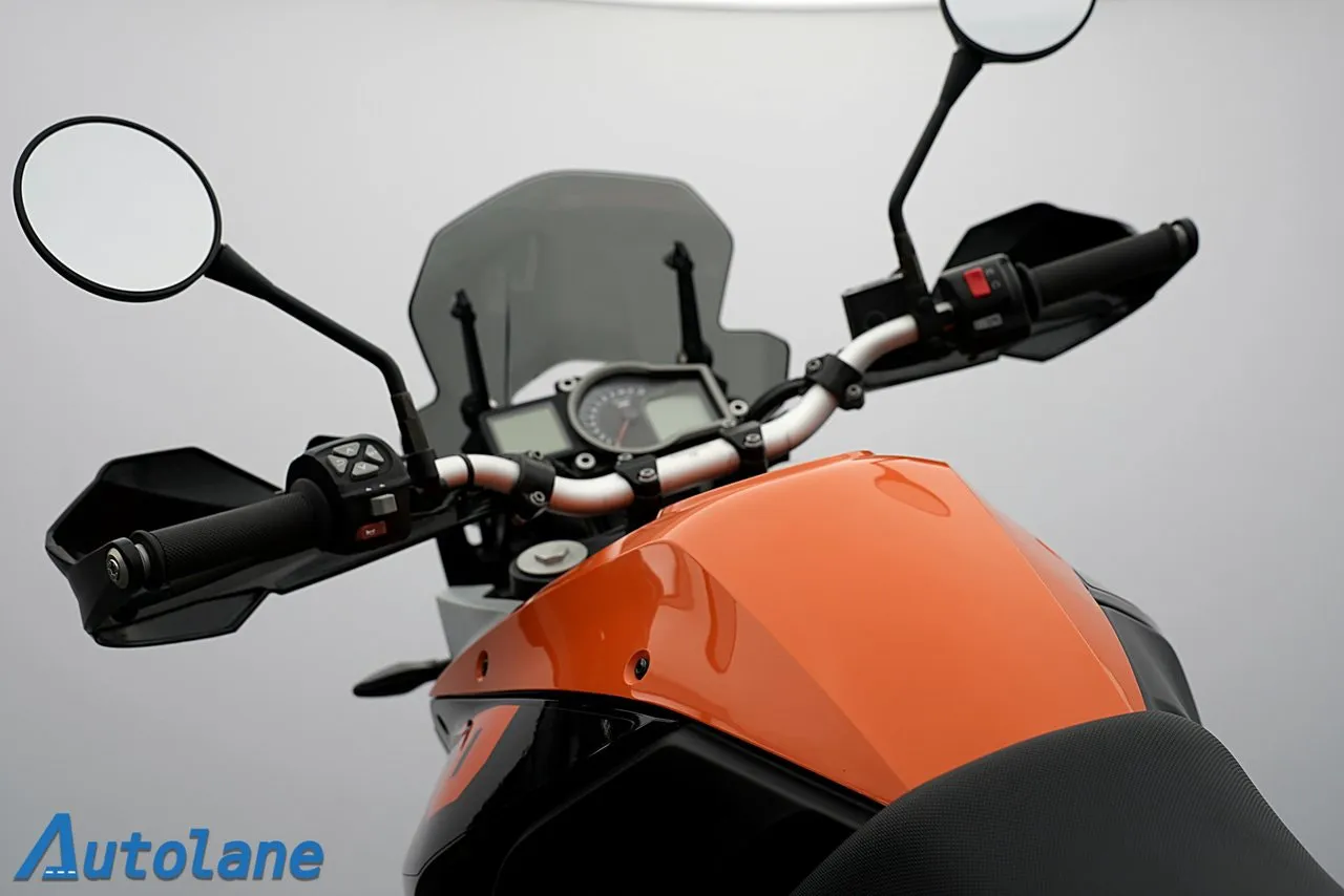 Vehicle image 21