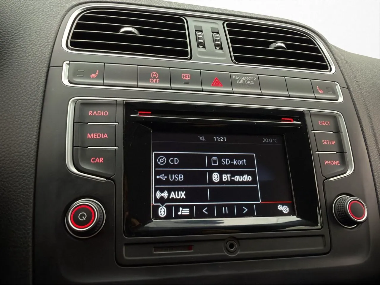 Vehicle image 18