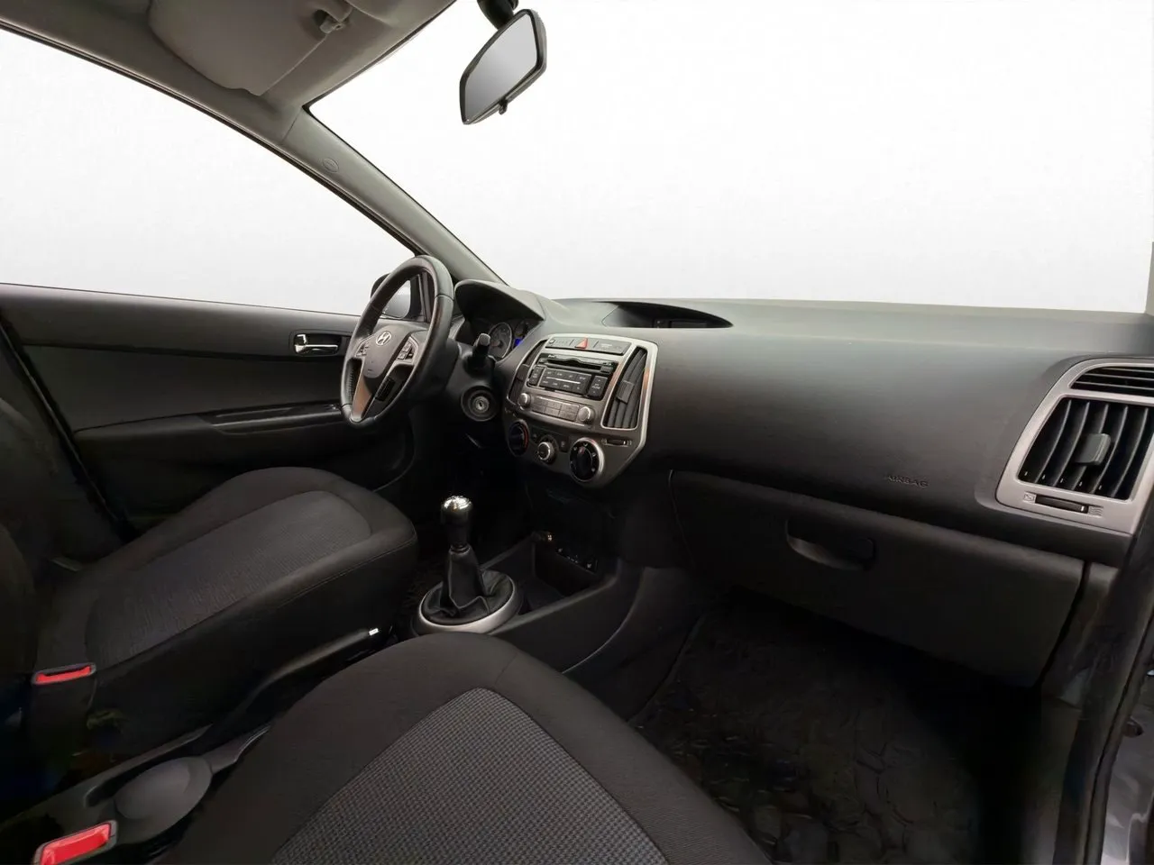 Vehicle image 10