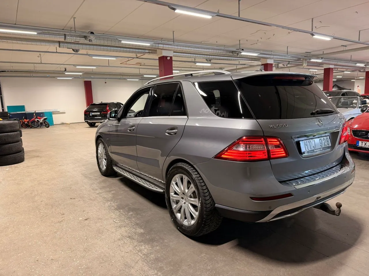 Vehicle image 7