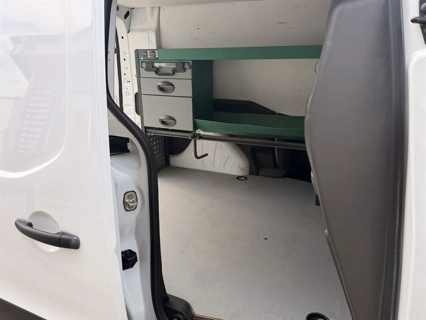 Vehicle image 7