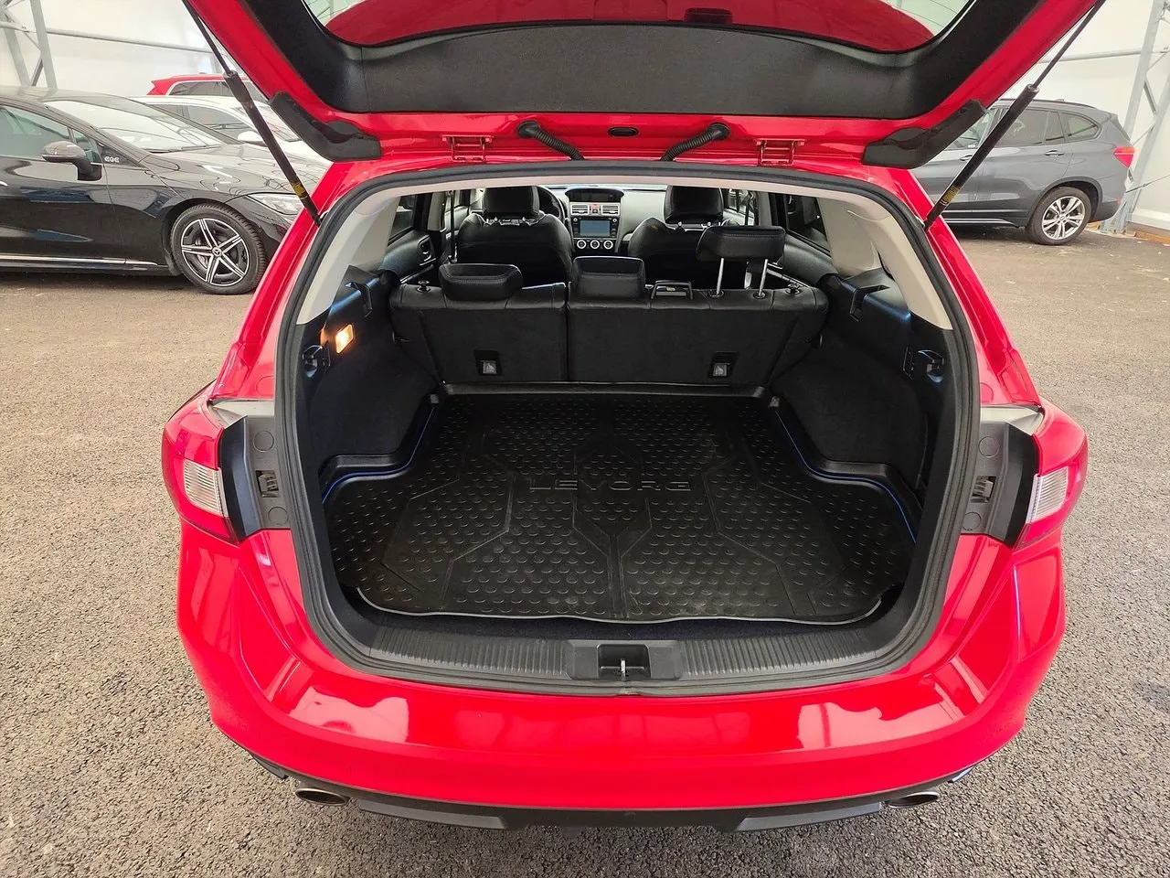 Vehicle image 5