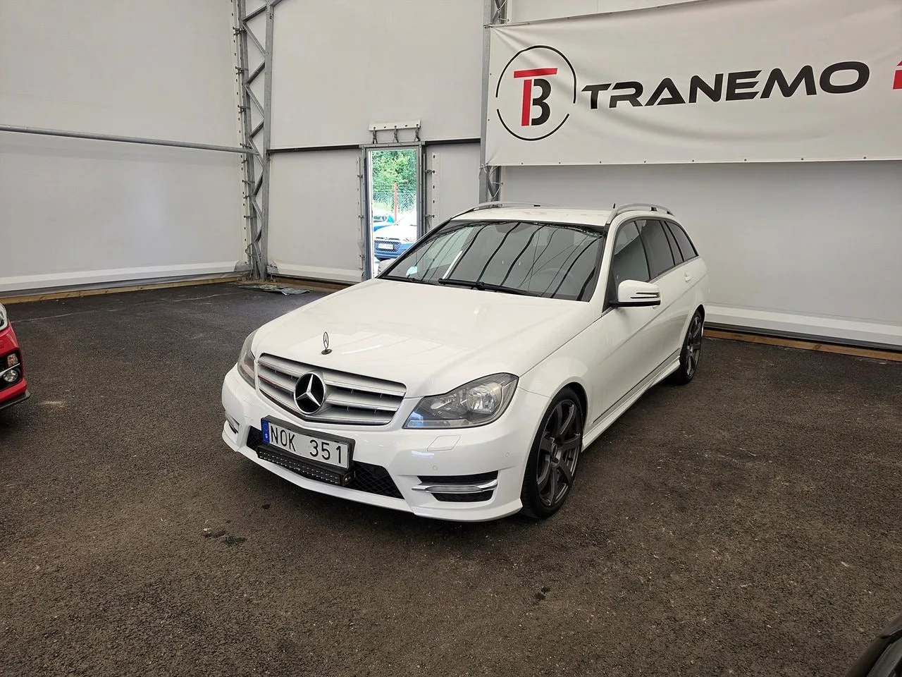 Vehicle image 9