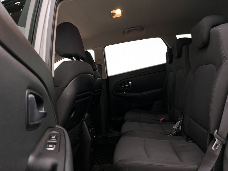Kia Carens bild 18