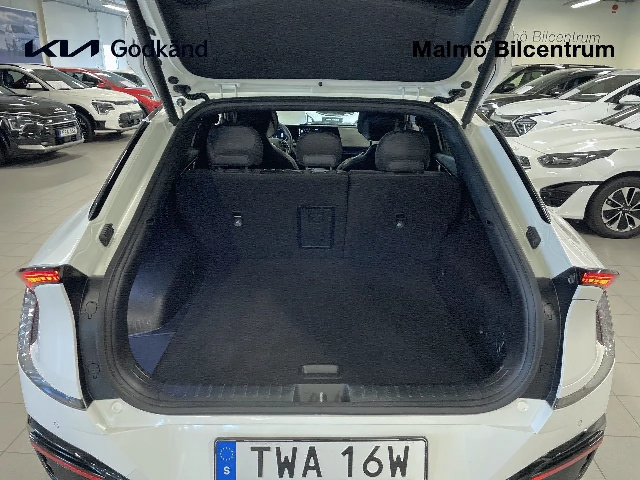Vehicle image 22