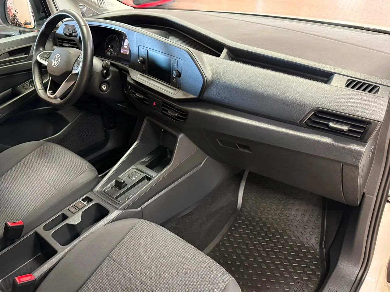 Vehicle image 18