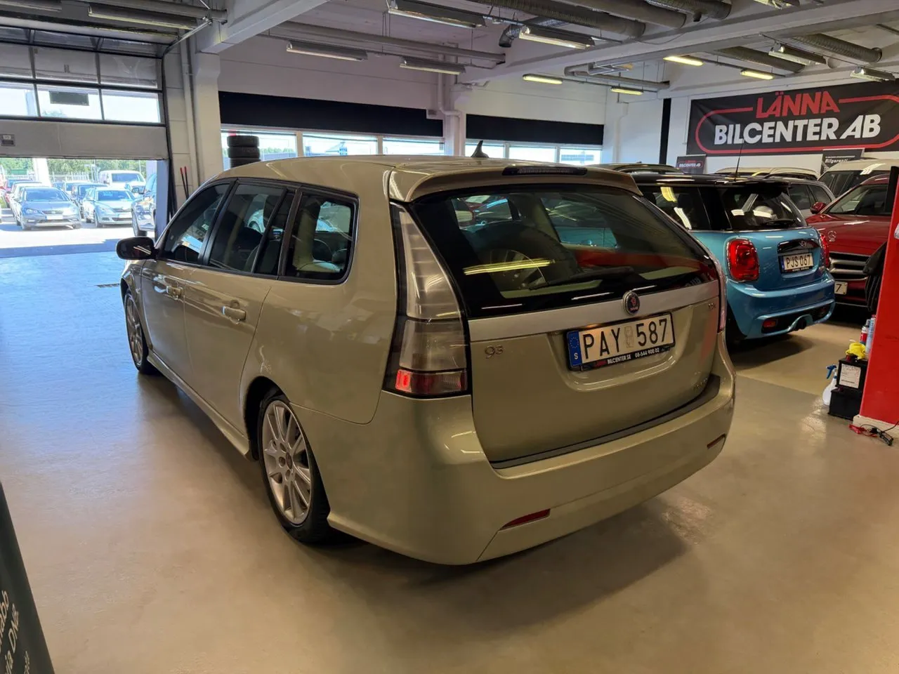 Vehicle image 6