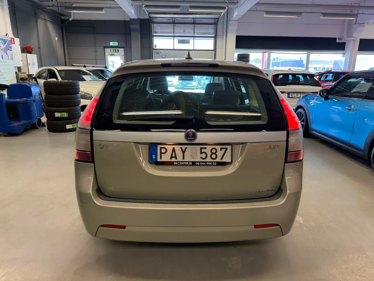 Vehicle image 5