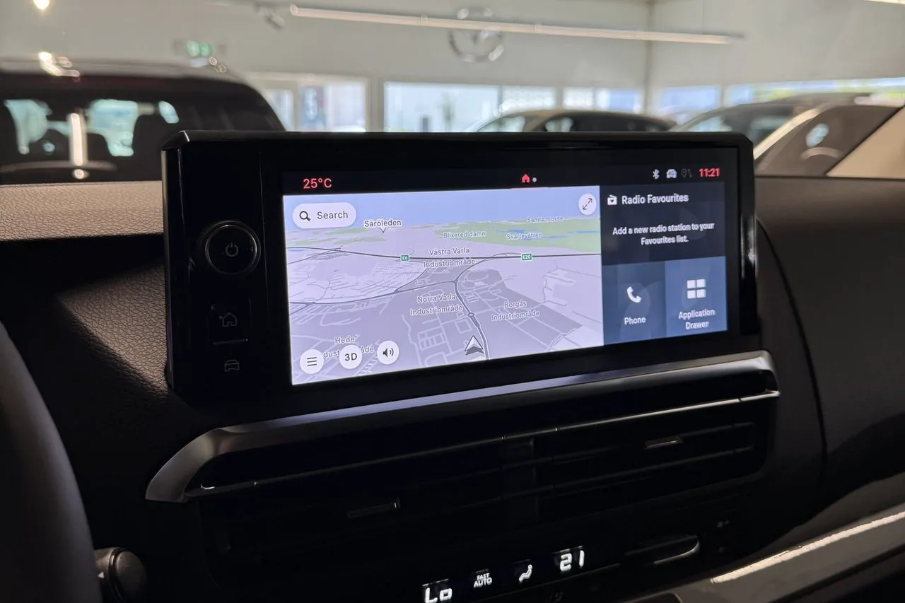 Vehicle image 18
