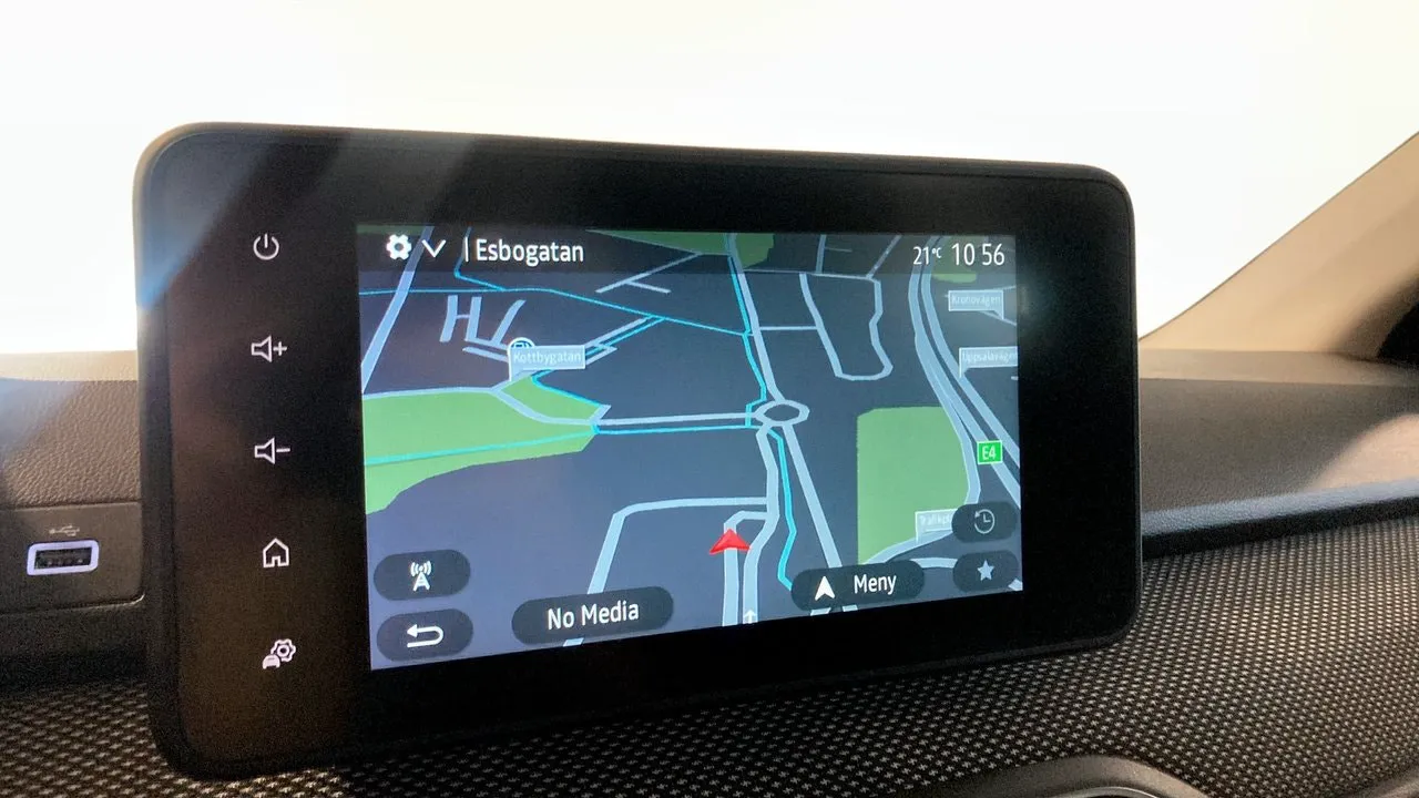 Vehicle image 15