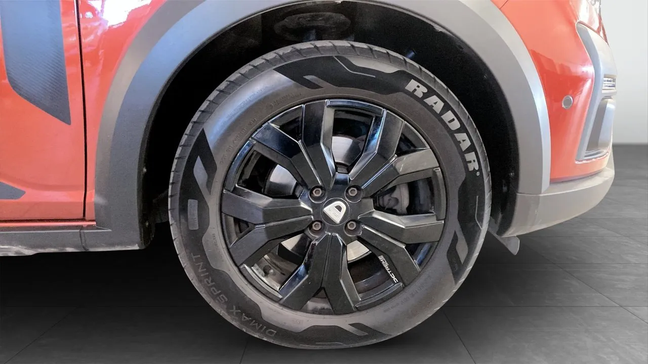 Vehicle image 8