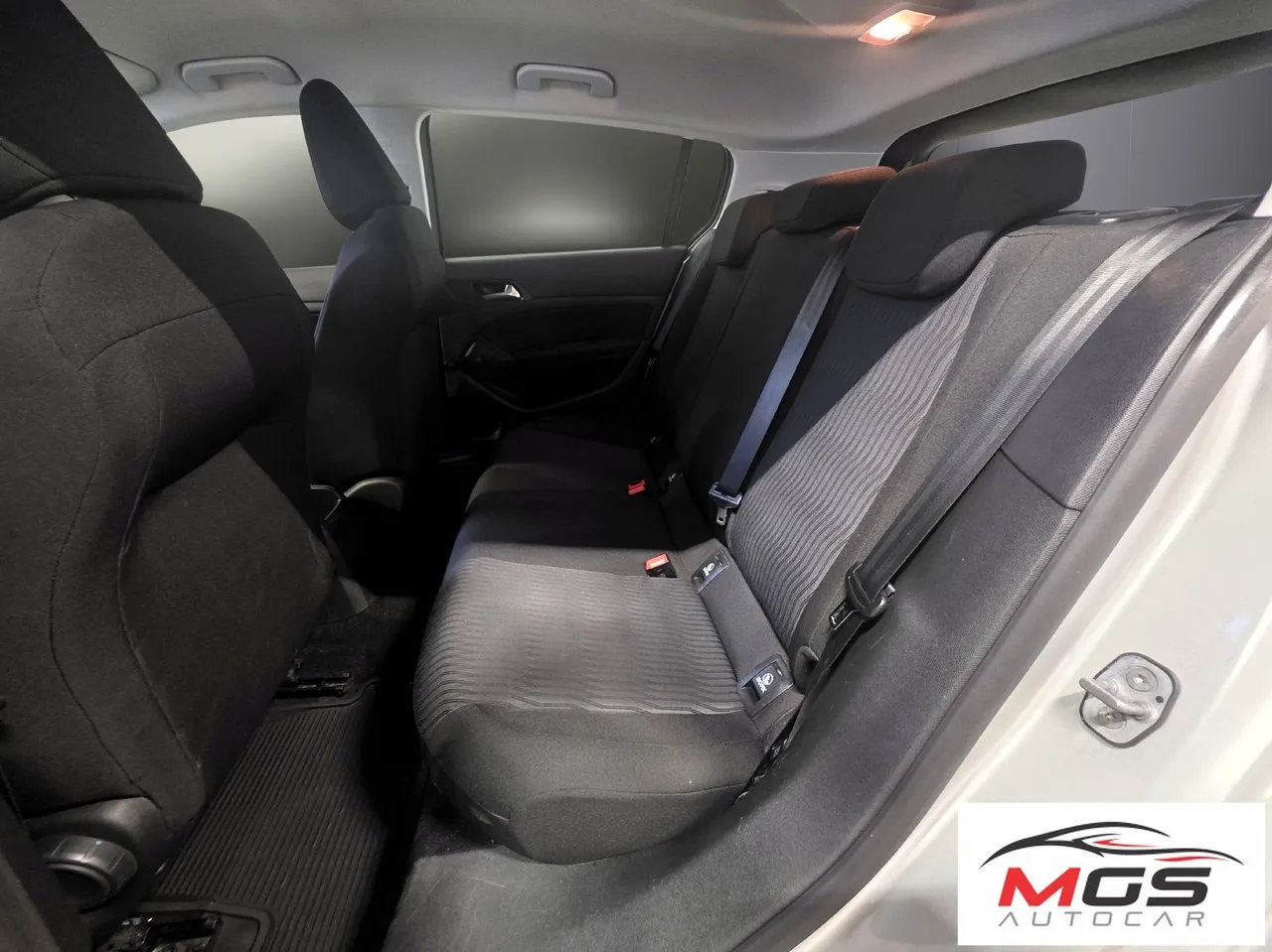 Vehicle image 14