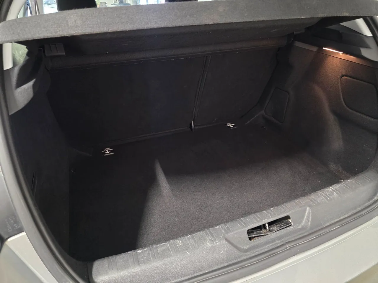 Vehicle image 20