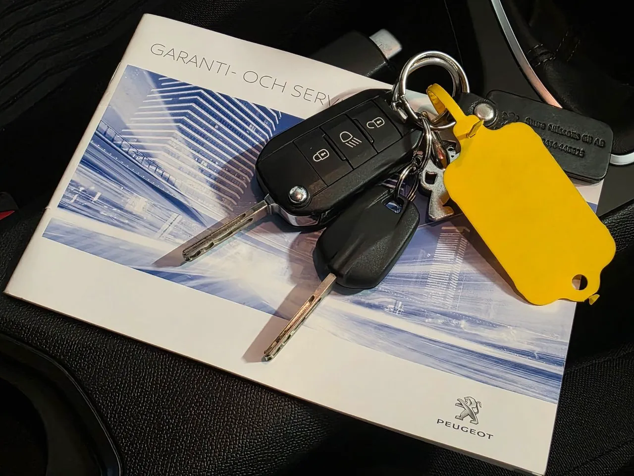 Vehicle image 21