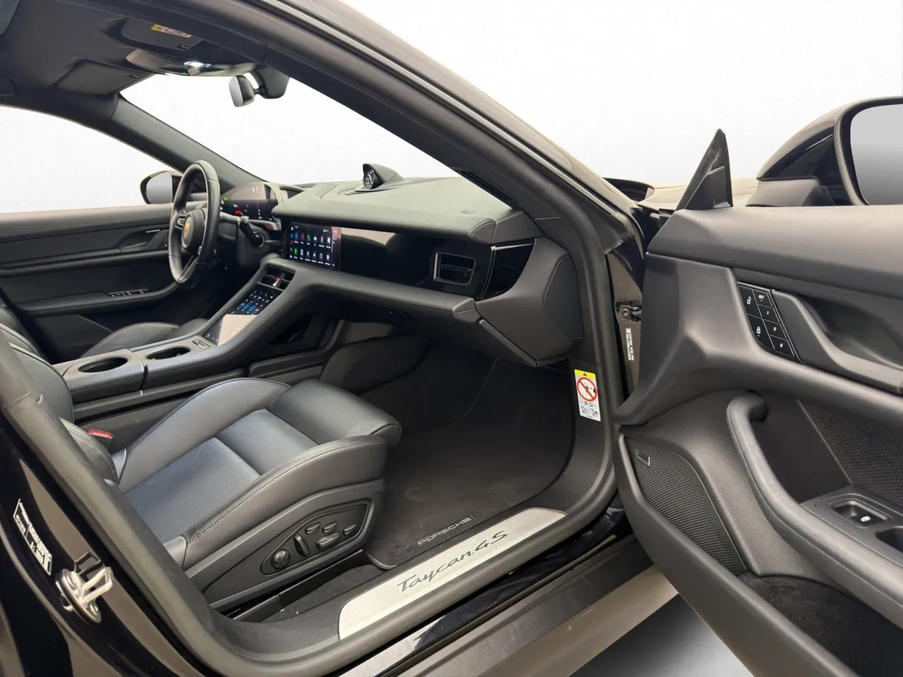 Vehicle image 32