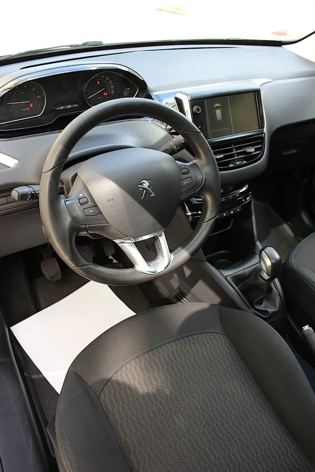 Vehicle image 22